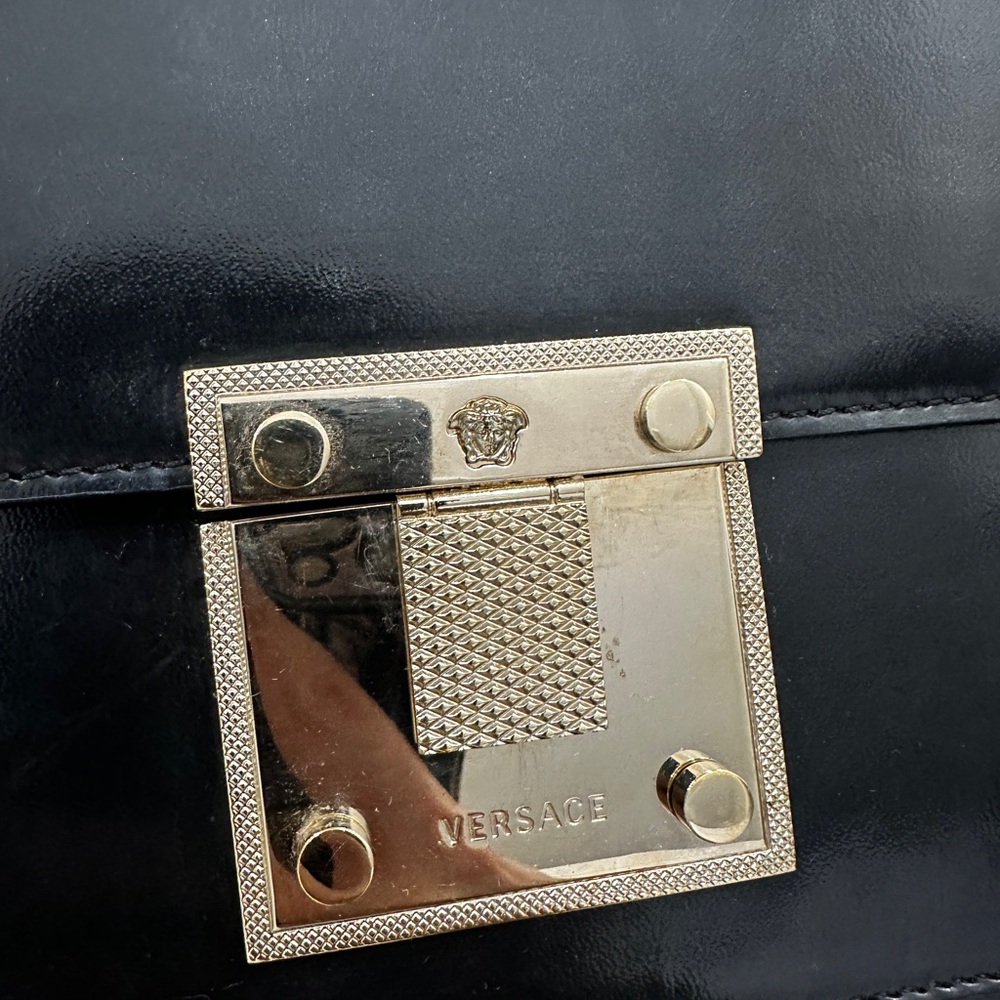 002. Authentic Versace Purse. - Picture 10 of 11